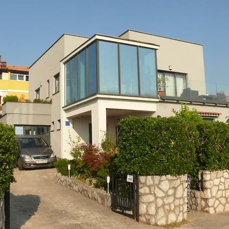 Apartment Branimir Omisalj ภายนอก รูปภาพ
