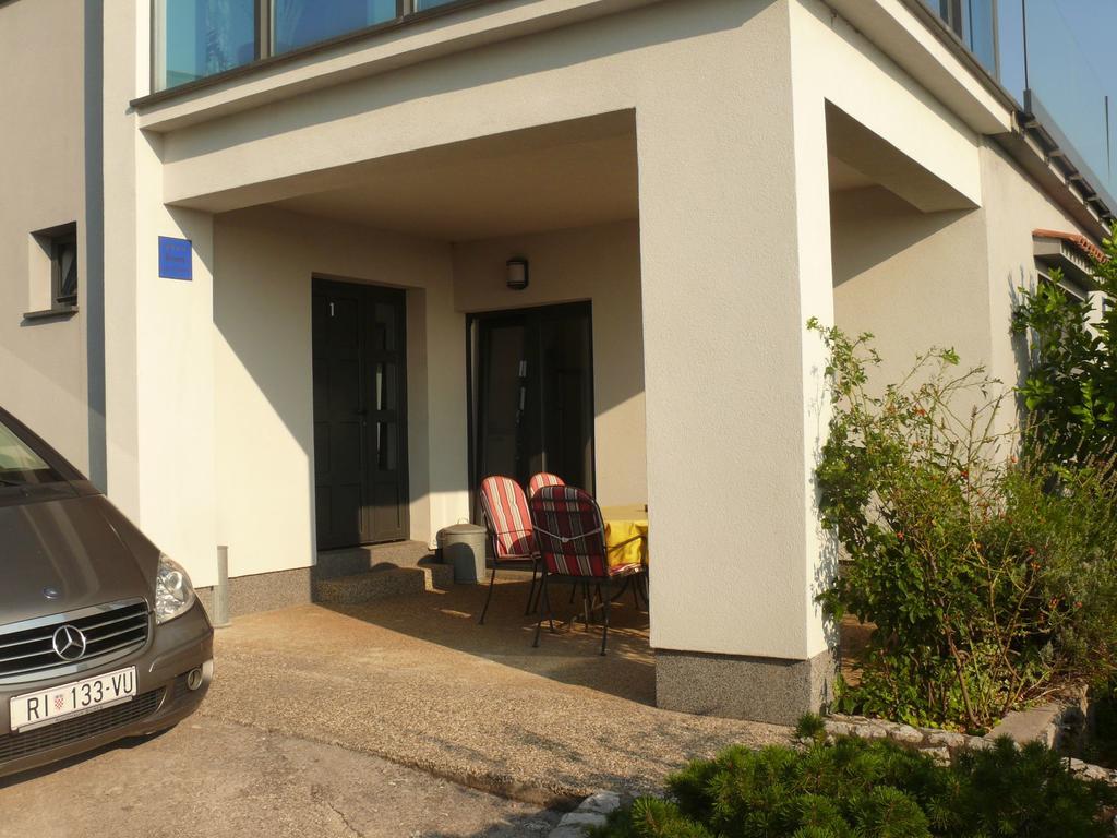 Apartment Branimir Omisalj ภายนอก รูปภาพ